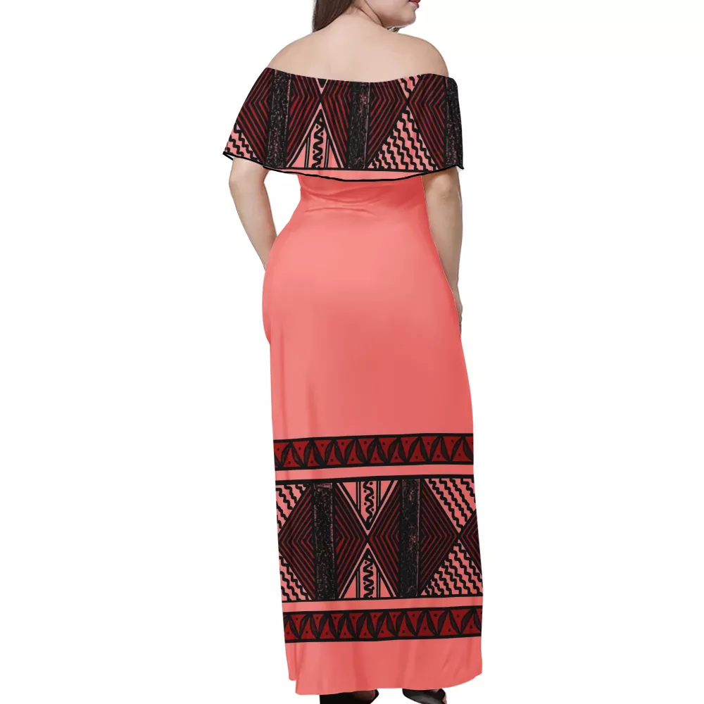 Robe longue col dénudé motif gatu