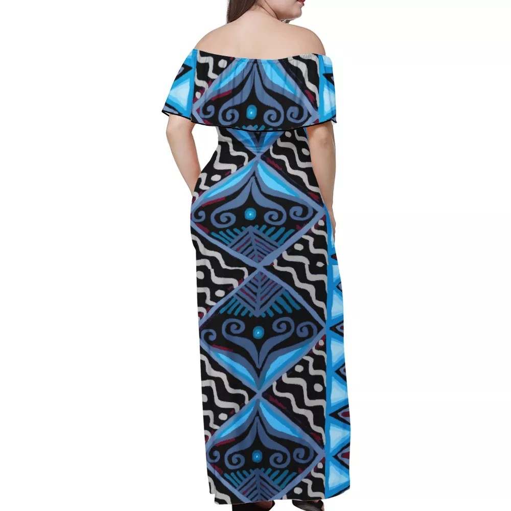 Robe longue col dénudé