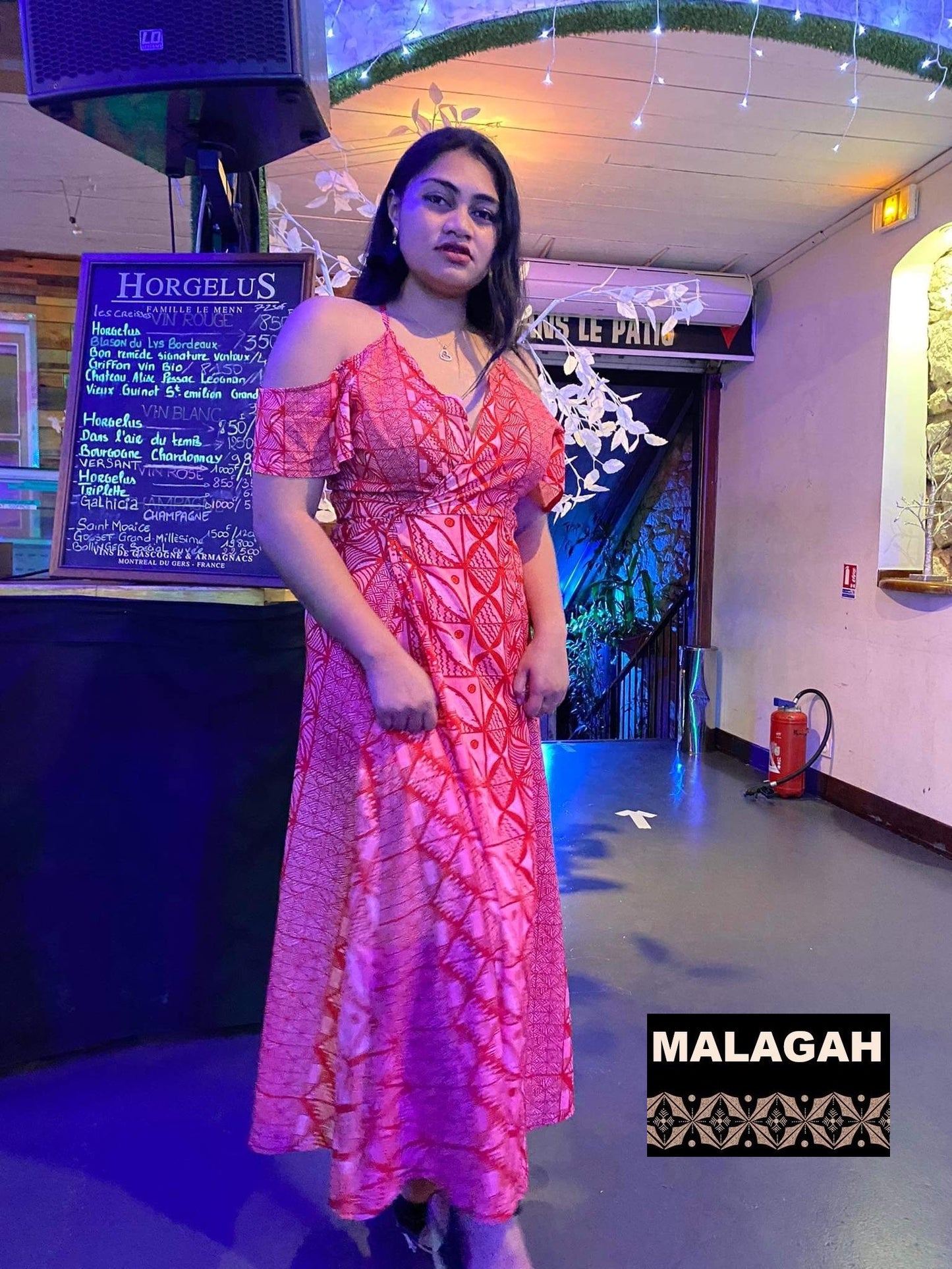 Robe longue rouge imprimée gatu, épaule dénudée à bretelle